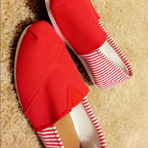 Shoes - Picture 2 of 3